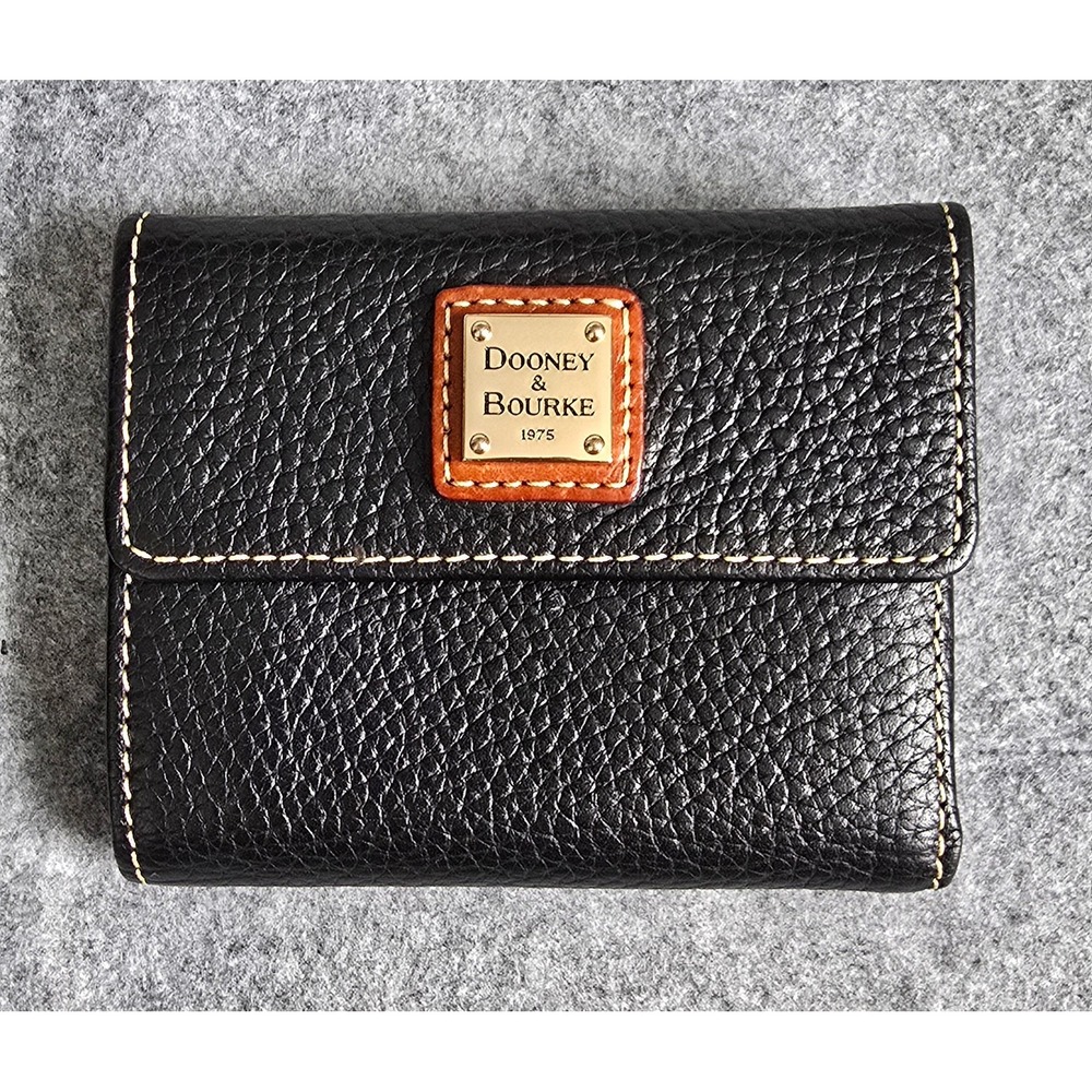 Dooney & Bourke Pebbled Grain Small Flap Leather Wallet in black ZR106 EUC